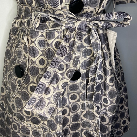 Cute 70s inspired rain jacket - Picture 3 of 4